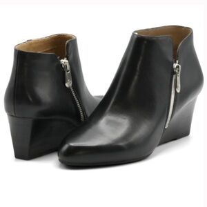 Adrienne Vittadini booties